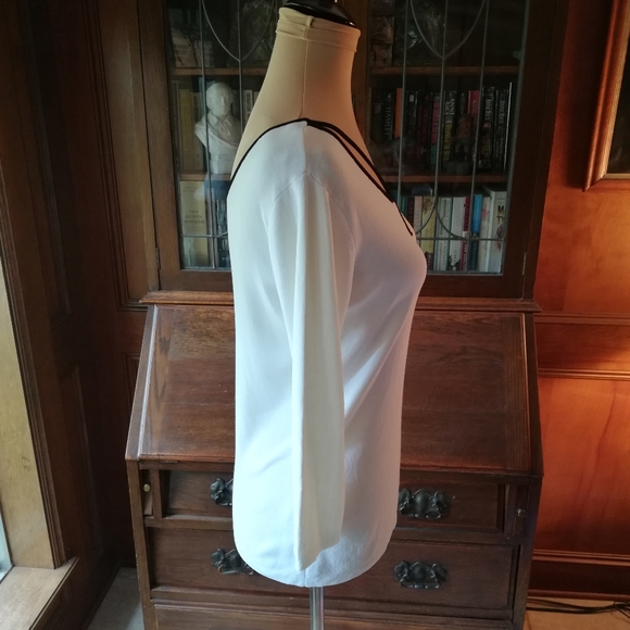White Knit Top with Black Accents - Size Large - Picture 5 of 7